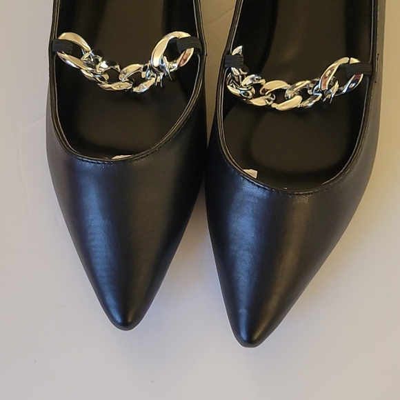 Z_Code_Z Flat Shoes With Chunky Chain - Picture 6 of 10